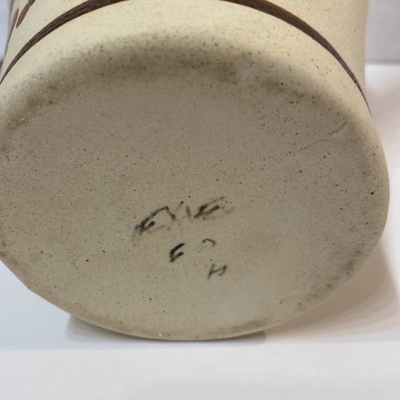 TONALA Mexican Studio Pottery Teapot - Picture 5 of 7